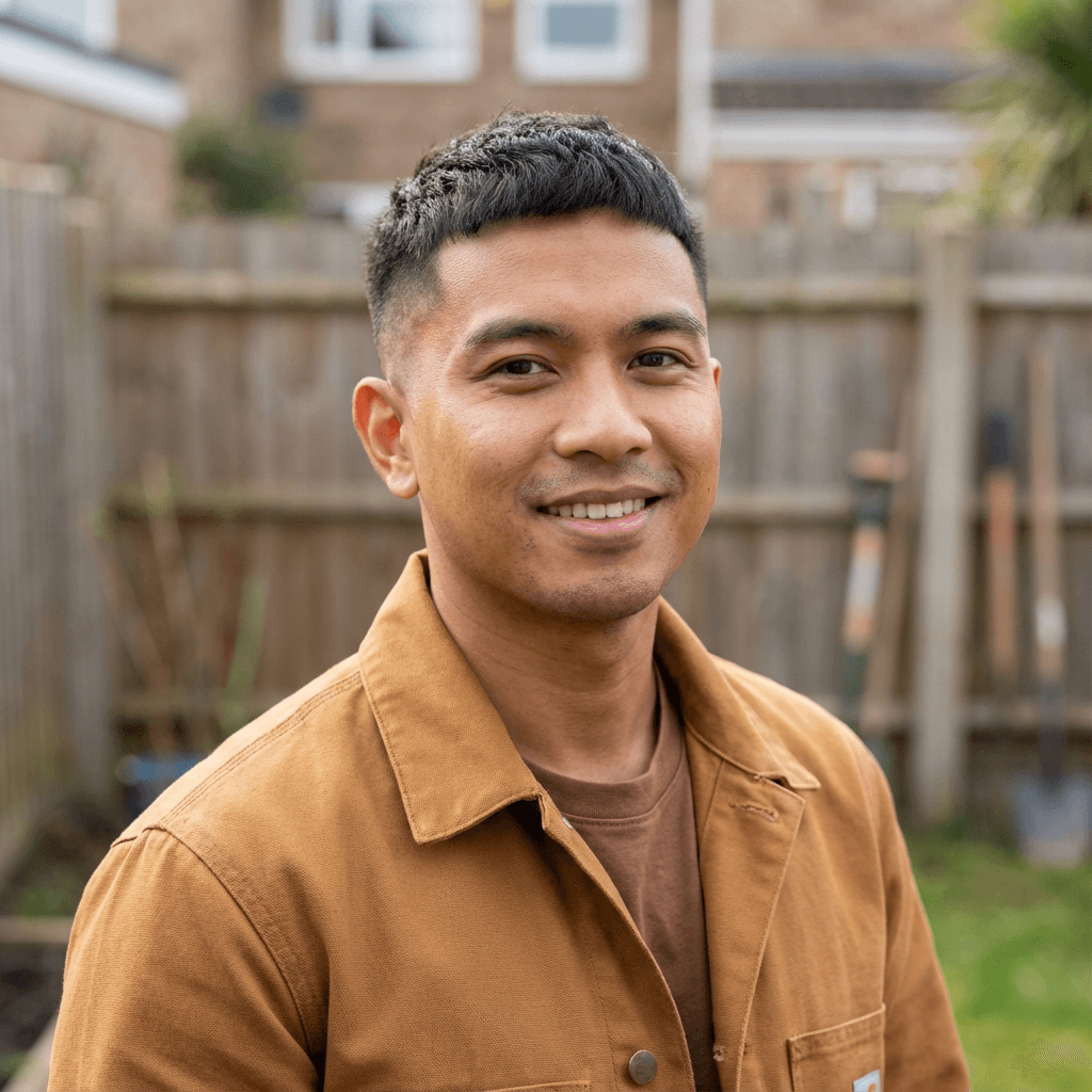 Male customer in his late 30s, Middle Eastern, friendly dependable look